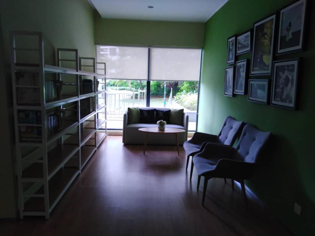 !! Country Garden Apartment *